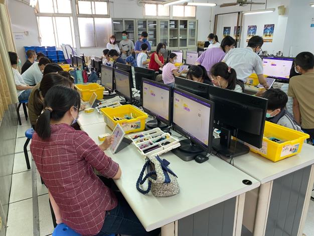 LINE_ALBUM_1111030-AI樂高機器人體驗營-上午場_221102_7