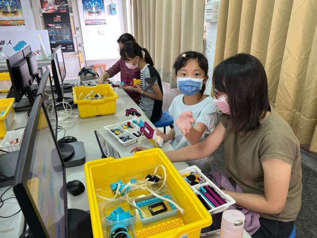 LINE_ALBUM_1111030-AI樂高機器人體驗營-上午場_221102_21