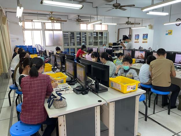 LINE_ALBUM_1111030-AI樂高機器人體驗營-上午場_221102_19