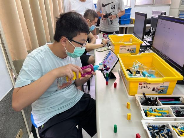 LINE_ALBUM_1111030-AI樂高機器人體驗營-上午場_221102_20