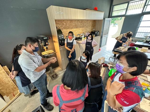 LINE_ALBUM_1120513桃城行旅-旅行記憶燈箱_230522_39