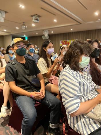 LINE_ALBUM_202293_220912_51