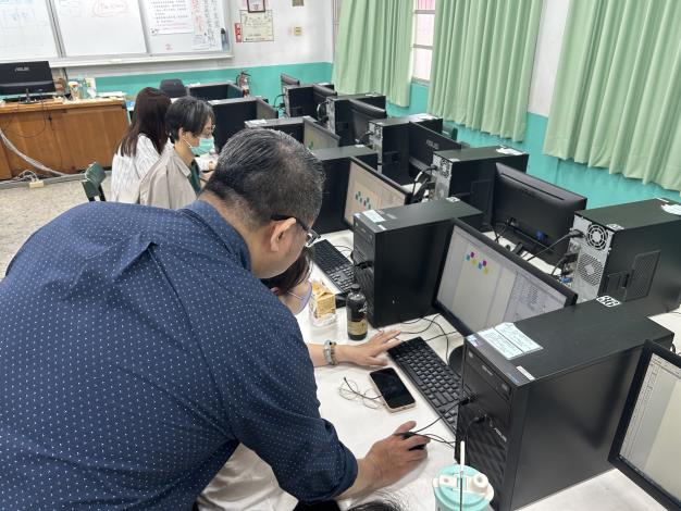 AnyConv.com__數位技能提升_0315_向量創藝-3