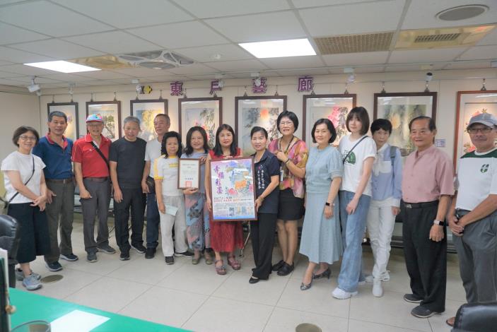 與參展老師合影1.JPG