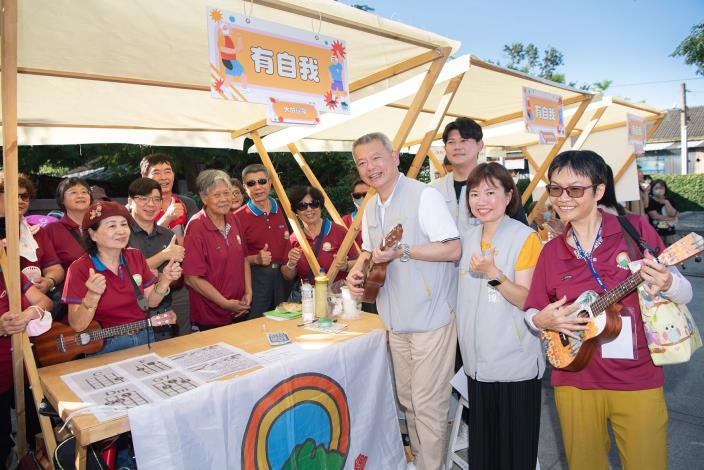 林瑞彥副市長逛攤位6